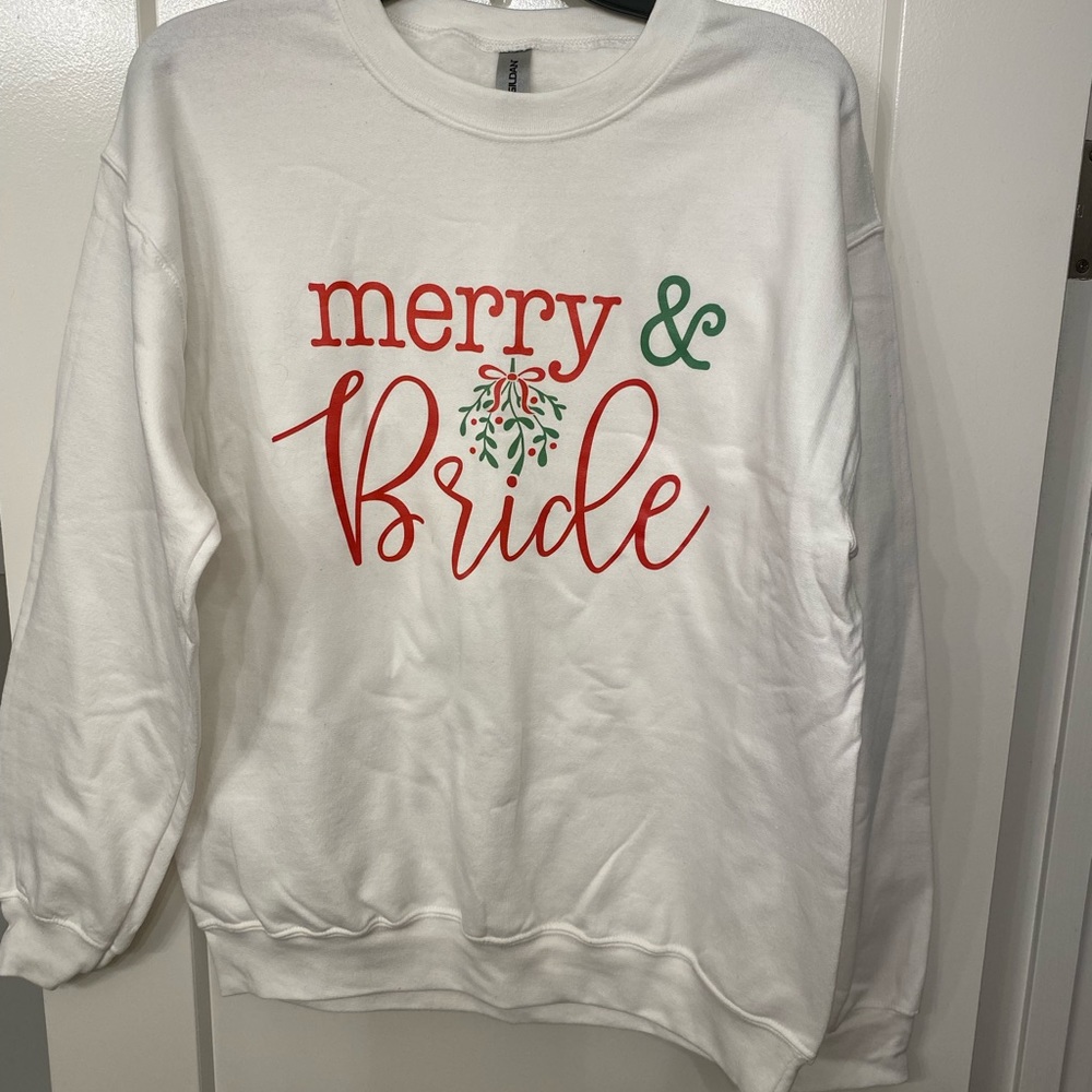 Gildan “Merry & Bride” pullover